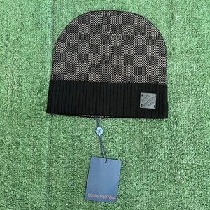 Black beanie